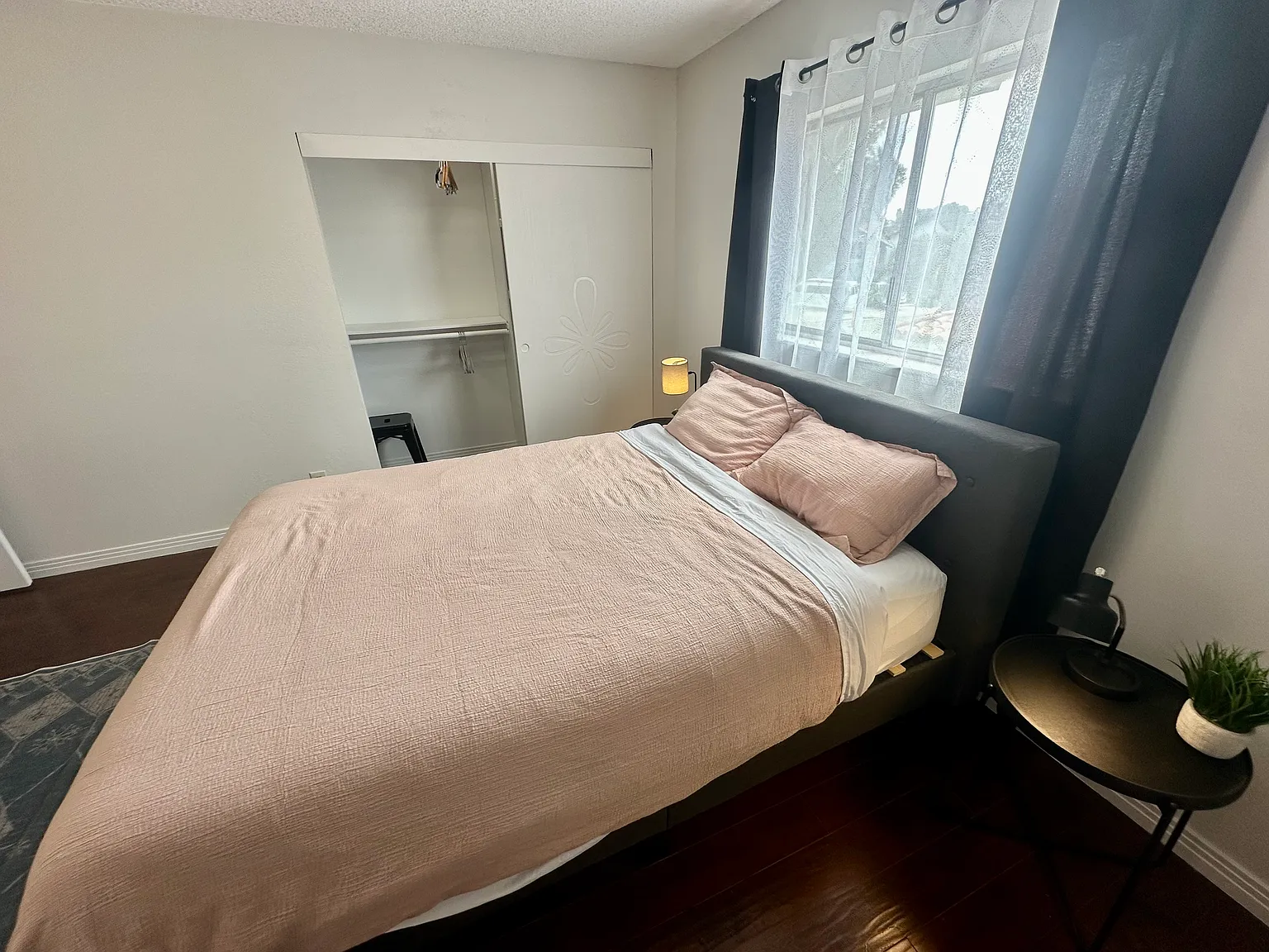5 bed, 2850 sqft, $800 — Photo 4