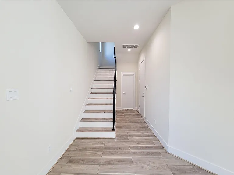 5931 Beall St #A — Photo 13