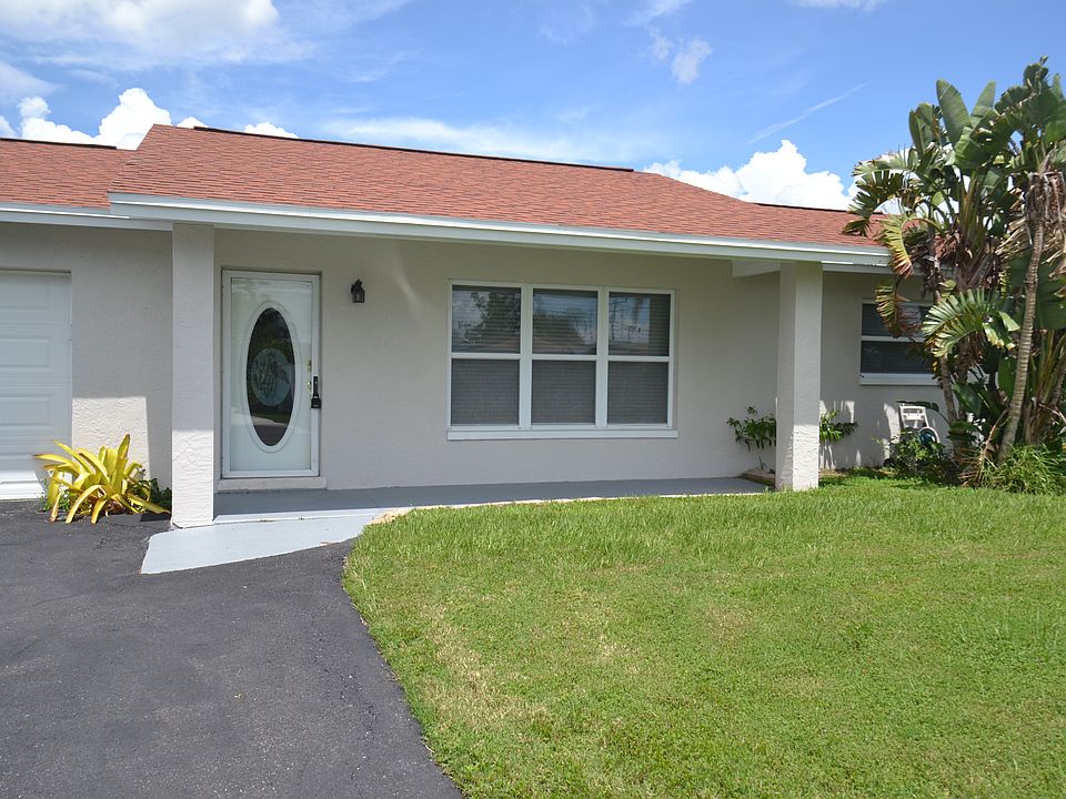 1st image of 219 Driftwood Dr N