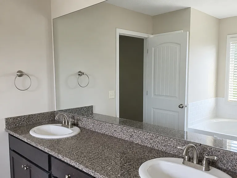 4828 Wisteria Ln — Photo 5