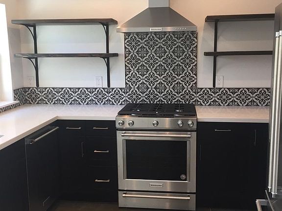 2nd image of 513 W Spain St