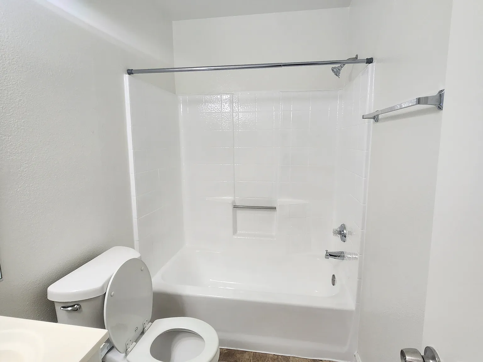 2 bed, $2,450 — Photo 1