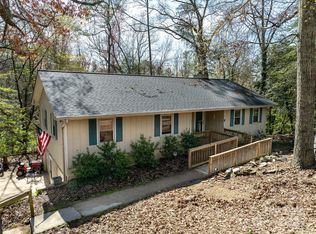 23 Keeneland Dr, Hendersonville, NC 28792
