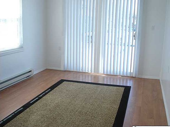 4th image of 1153A Argyll Cir