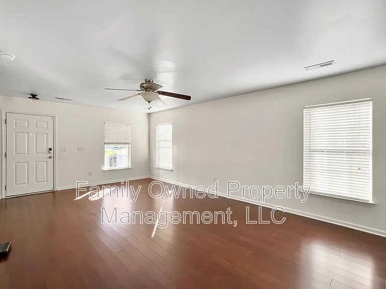 100 Salem Creek Dr — Photo 8