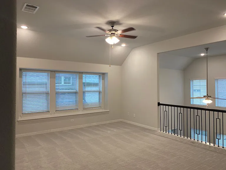 265 Golden Gate Dr — Photo 20