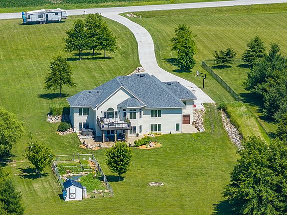3rd image of 4646 SE 116th St