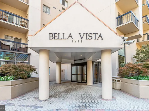 1211 S Eads St APT 804, Arlington, VA 22202