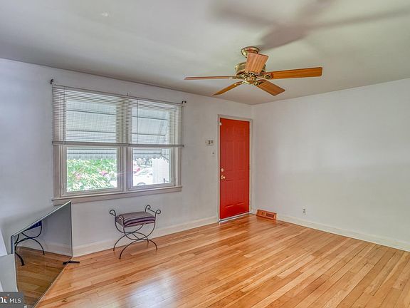 3rd image of 267 Birch Ave