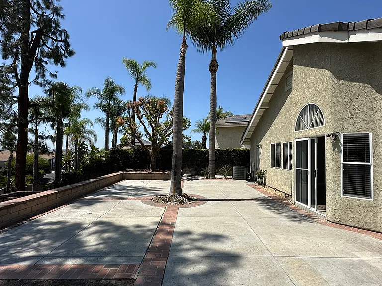 1314 Robert Ct — Photo 17