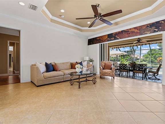 4th image of 383 Cypress WAY W