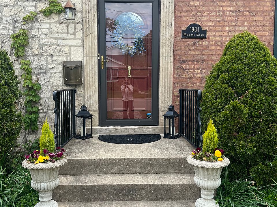 Welcome to 1901 Woodland!