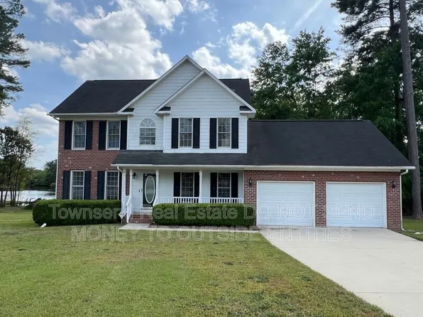 155 Saunders Ct, Spring Lake, NC 28390