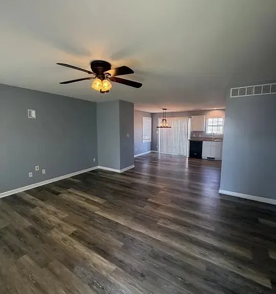172 Abigail Ln — Photo 2