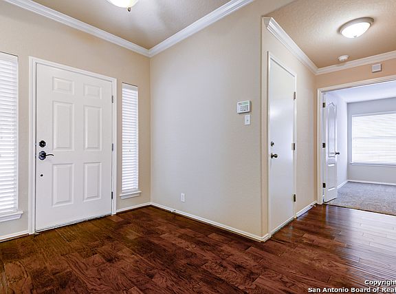 5th image of 215 Rock Springs Dr