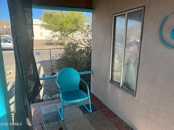 3rd image of 640 W ROCALLA Avenue