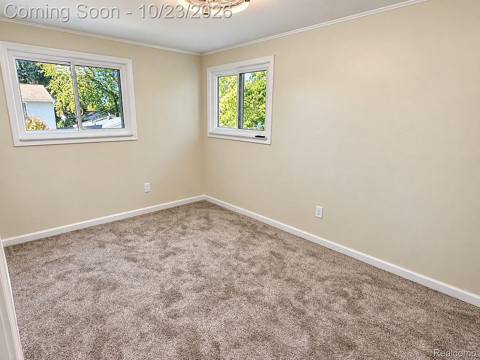 23076 Hoover Ave, photo 21