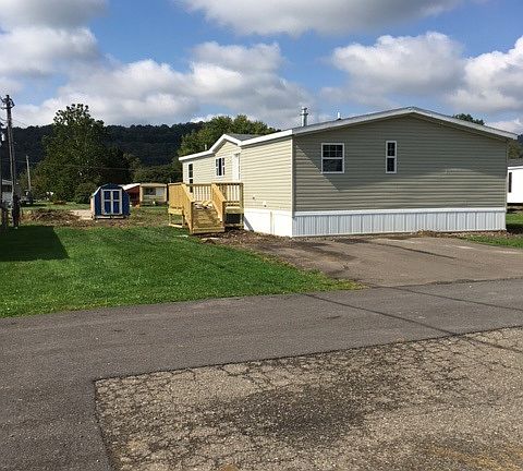 2nd image of 22 Blue Jay Ln