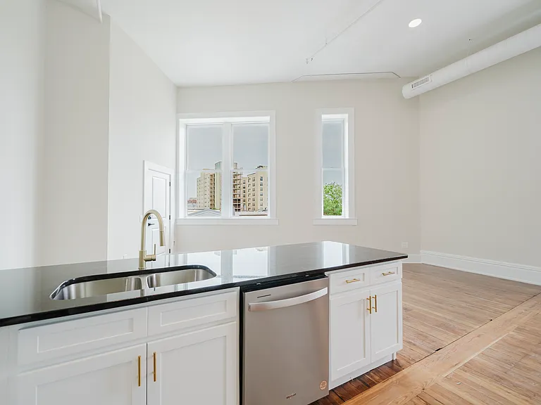 315 Cotton Ave #301 — Photo 12