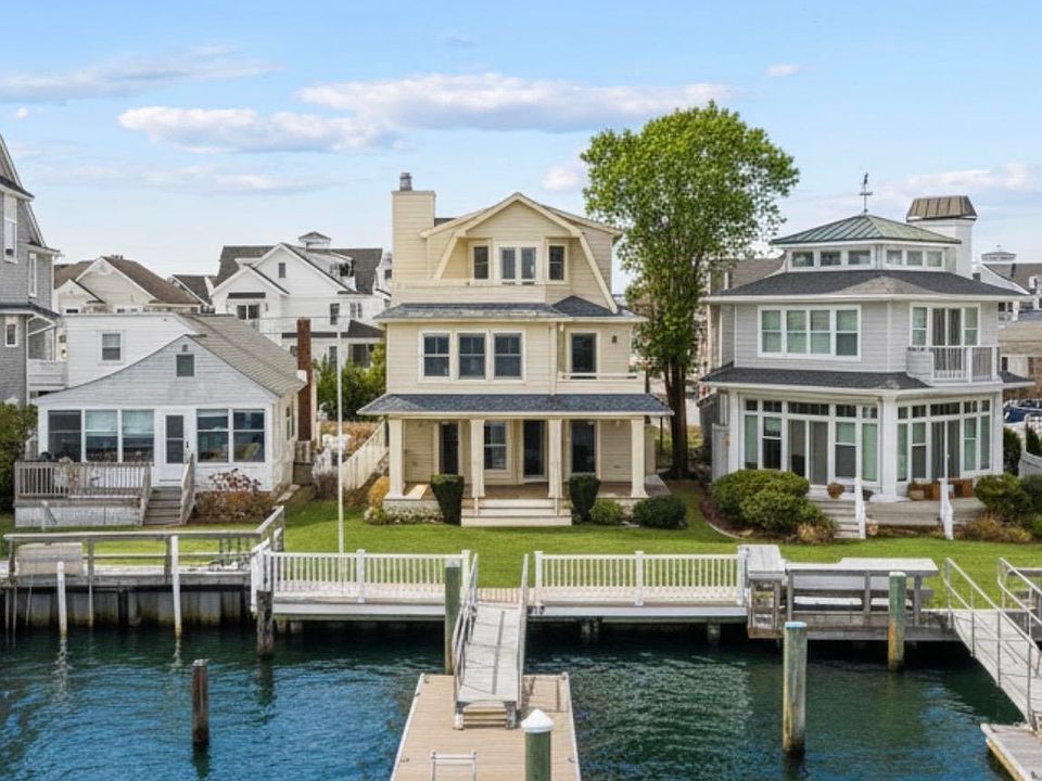1st image of 165 Bayshore Dr