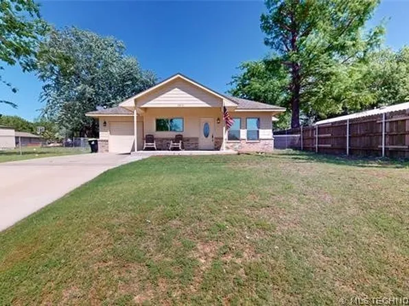 1831 Oak Hills Ln, Ada, OK 74820