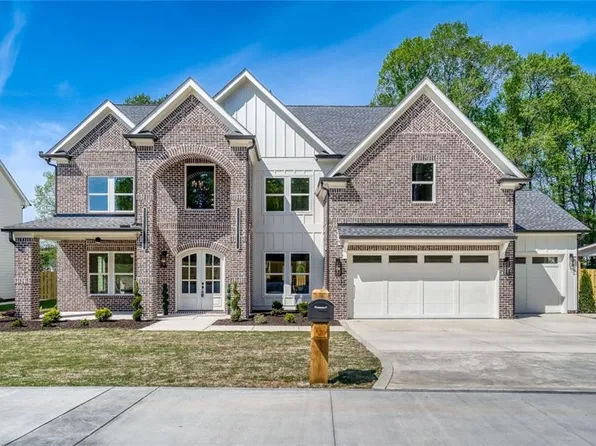 936 Cooper Rd, Grayson, GA 30017