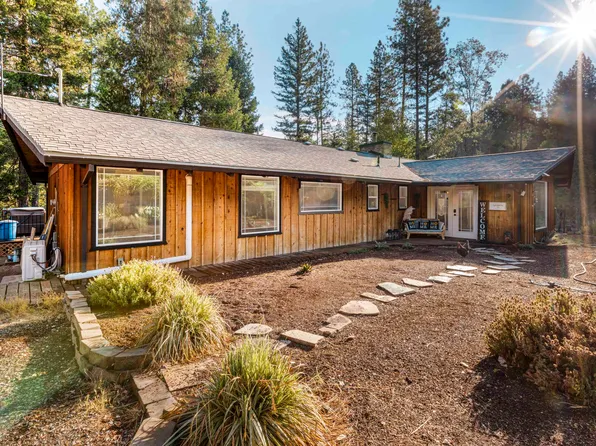 555 Ewe Creek Rd, Grants Pass, OR 97526