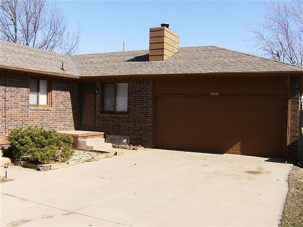 1558 Brunswick, exterior