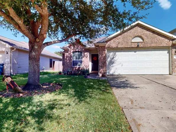 315 Crosby Village Dr, Crosby, TX 77532