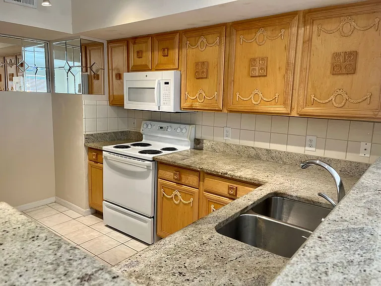 1050 Villagio Cir #106 — Photo 10