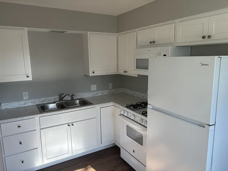 2680 Woodward Ave SW #10 — Photo 4