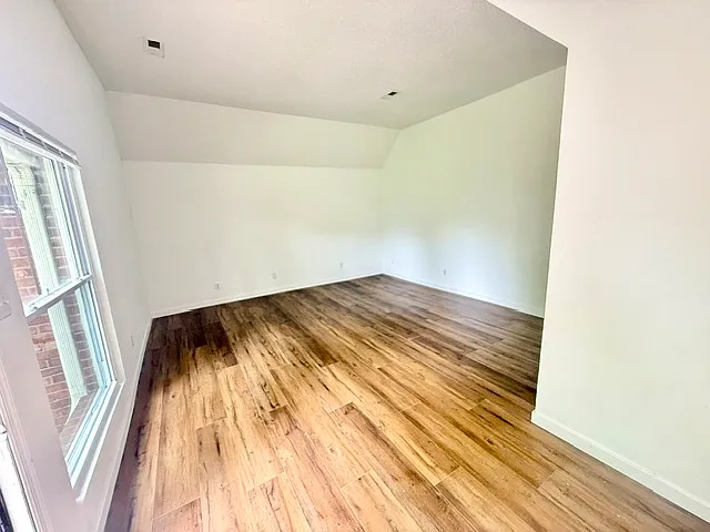 1109 Barrington Ln #1109 BARRINGTON LANE — Photo 12