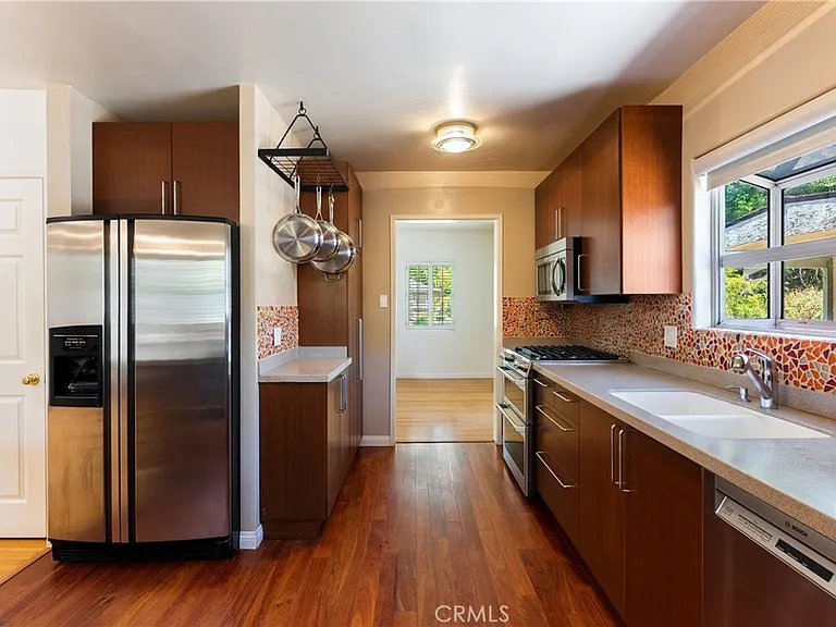 4722 Ventura Canyon Ave — Photo 10