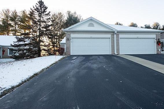1st image of 551 Lake View Dr