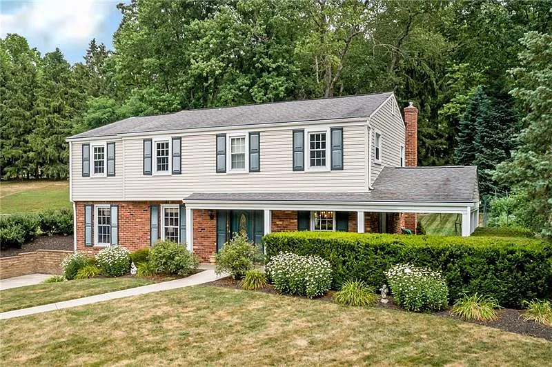 112 Stratford Dr photo 1