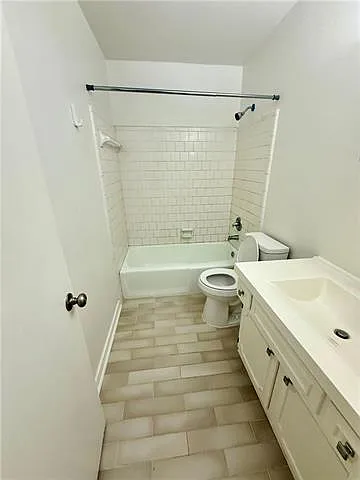 1713 Burgundy St #201 — Photo 9
