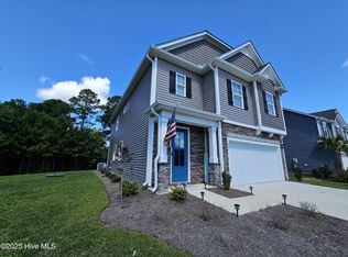 302 Red Cedar Dr, Sneads Ferry, NC 28460