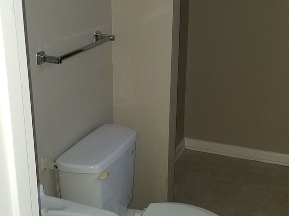 4th image of 2303 Belmoor Dr
