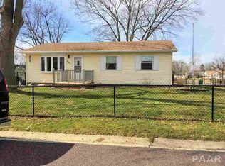 401 Briargate Rd, Washington, IL 61571