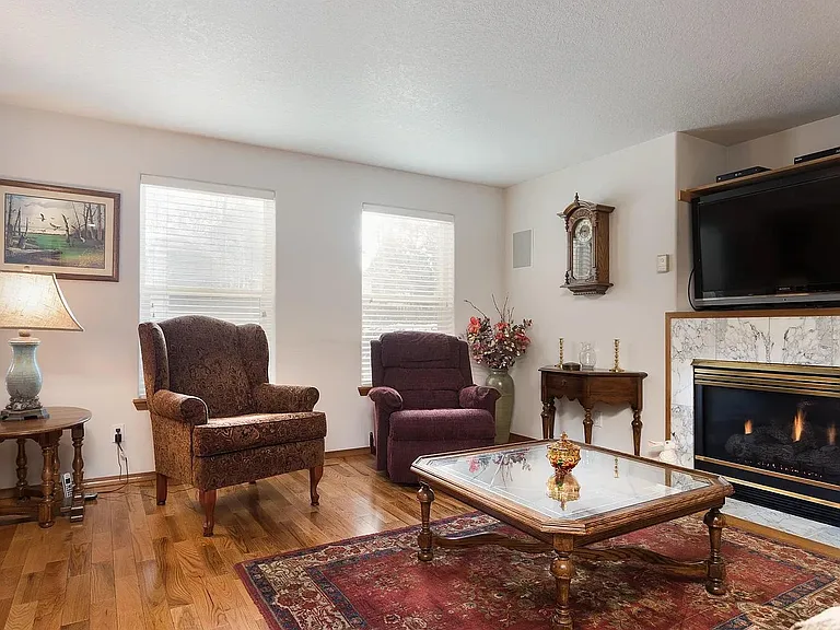 1252 NE Providence Dr — Photo 35