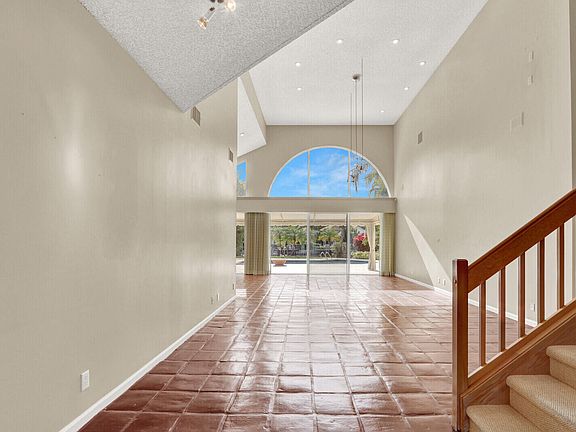 5th image of 2571 Marseille Drive