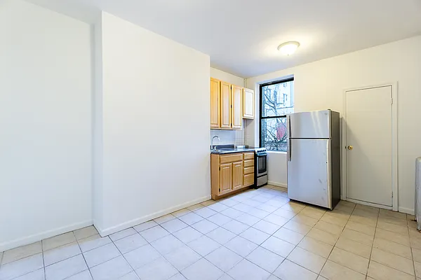 Rented by Compass | media 22