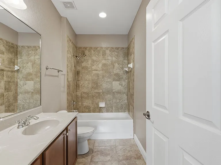 1440 NW 3rd Pl #307 — Photo 10