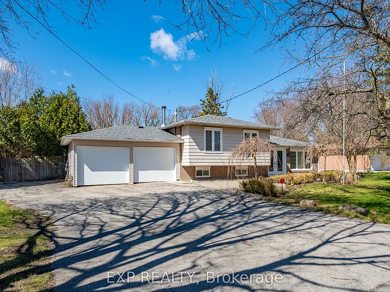 28 Lakeland Cres — Photo 2