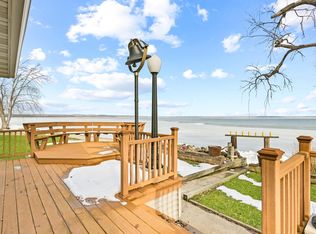 W8609 White Crow Rd, Fort Atkinson, WI 53538