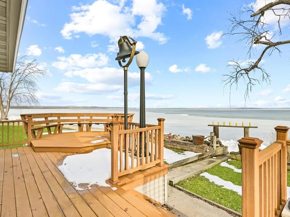 W8609 White Crow ROAD, Fort Atkinson, WI 53538