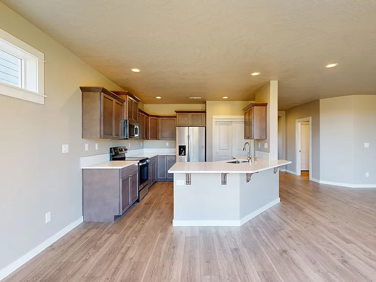 1189 Ava St — Photo 8