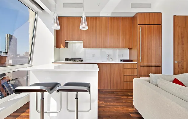 Rented by R New York | media 14