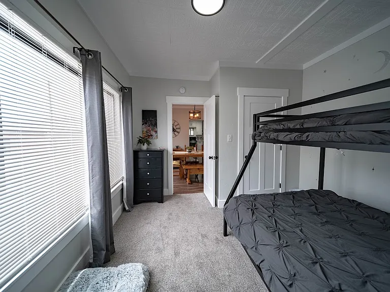119 N 200 E — Photo 28