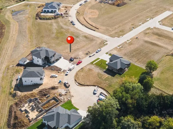 1726 Yale Pkwy, Cedar Falls, IA 50613